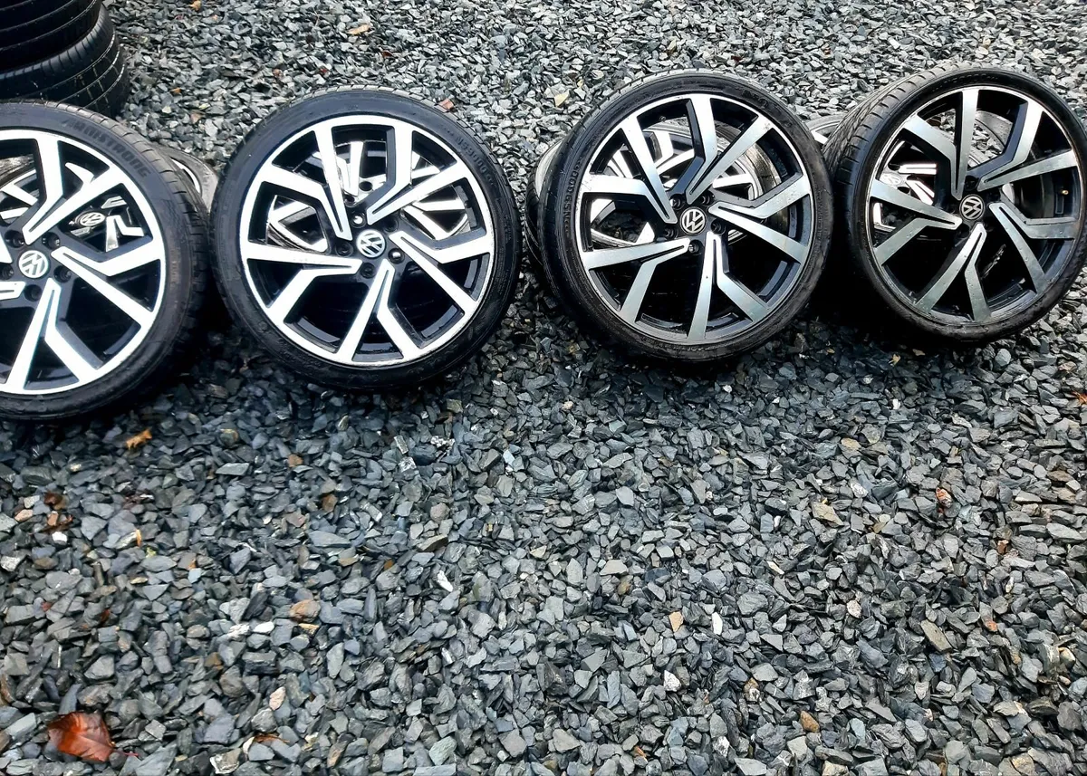 2 Sets 17s & 19s Clubsports 5x112