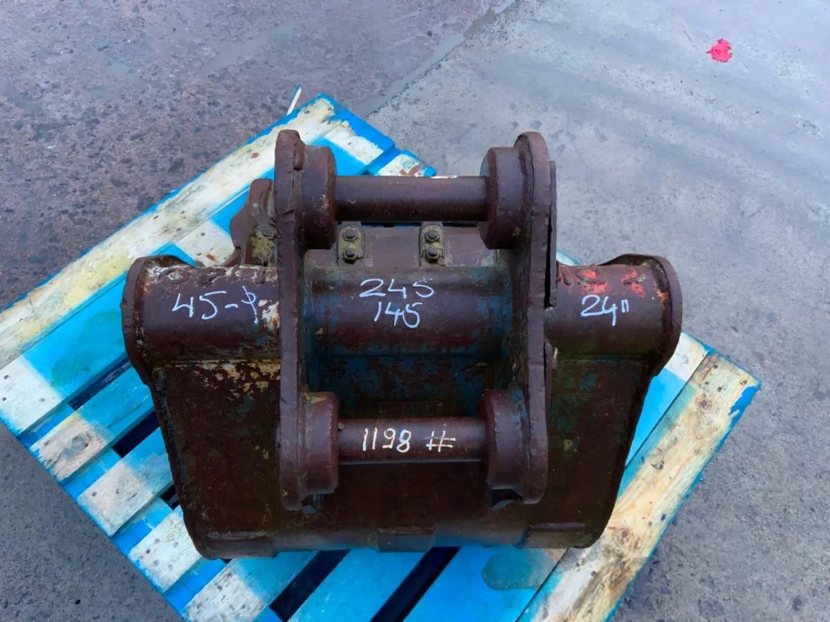 24" DIGGING BUCKET.....45mm PINS.....1198# - Image 4