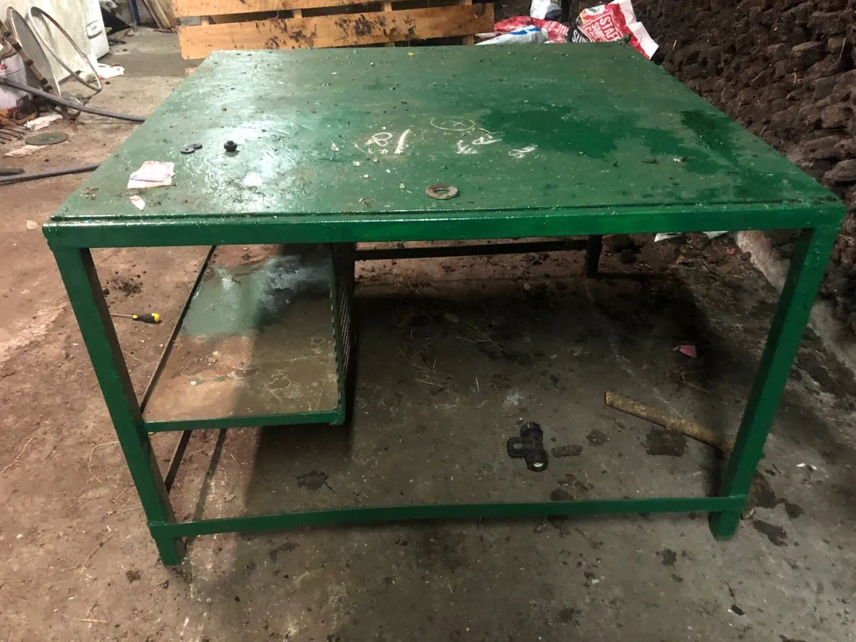 Work bench with shelve - Image 3