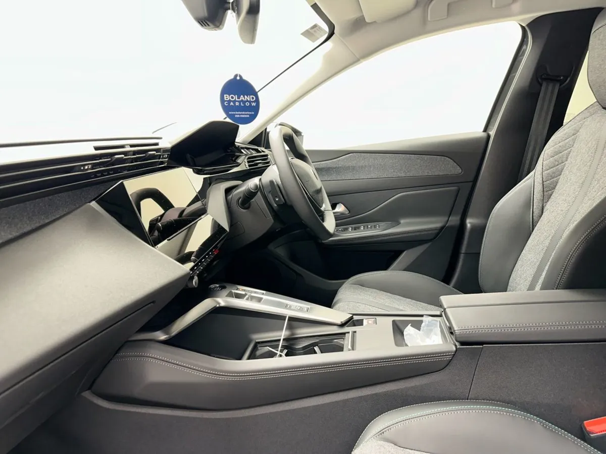 Peugeot 408 E Allure  full EV - Image 4