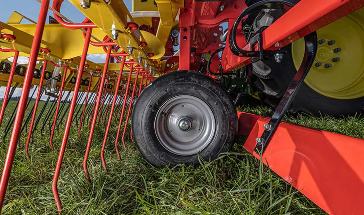 APV GS300 full Edition Grass Harrow - Image 2