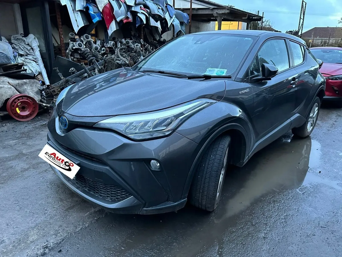 20 TOYOTA C-HR  1.8 HYBRID FOR BREAKING - Image 1