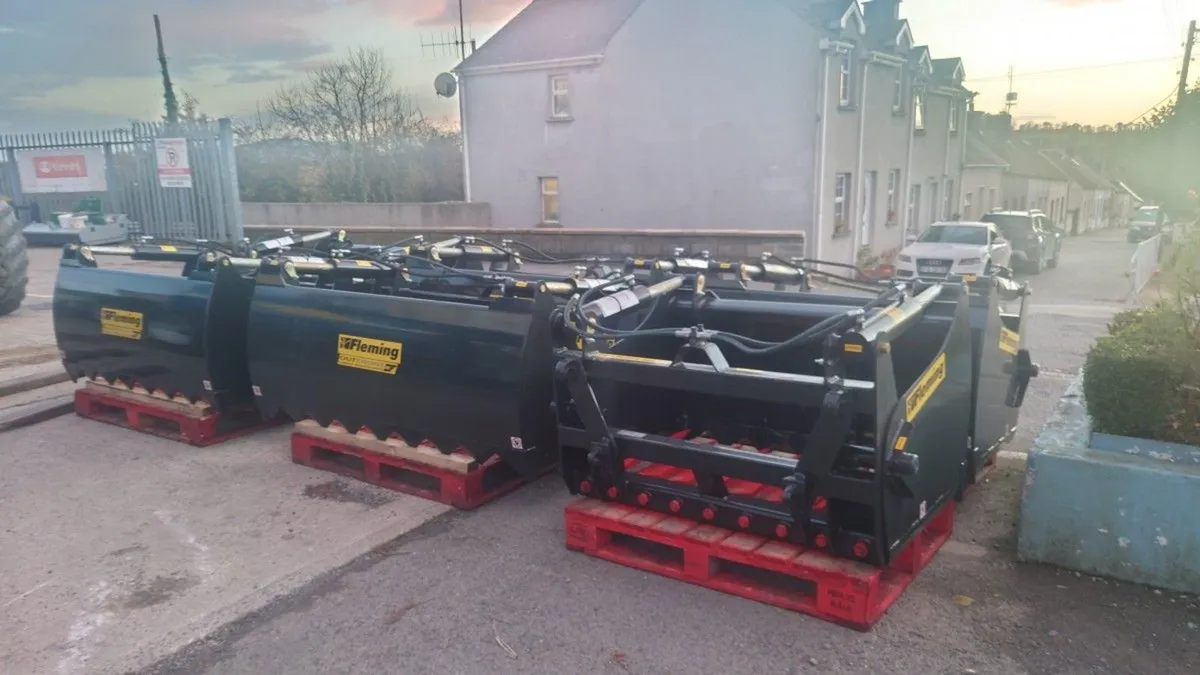 Shear Grab & Bale Spiller in Stock - Image 1