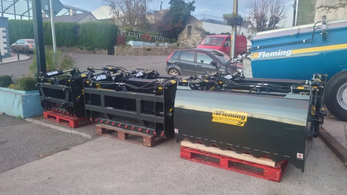 Shear Grab & Bale Spiller in Stock - Image 2