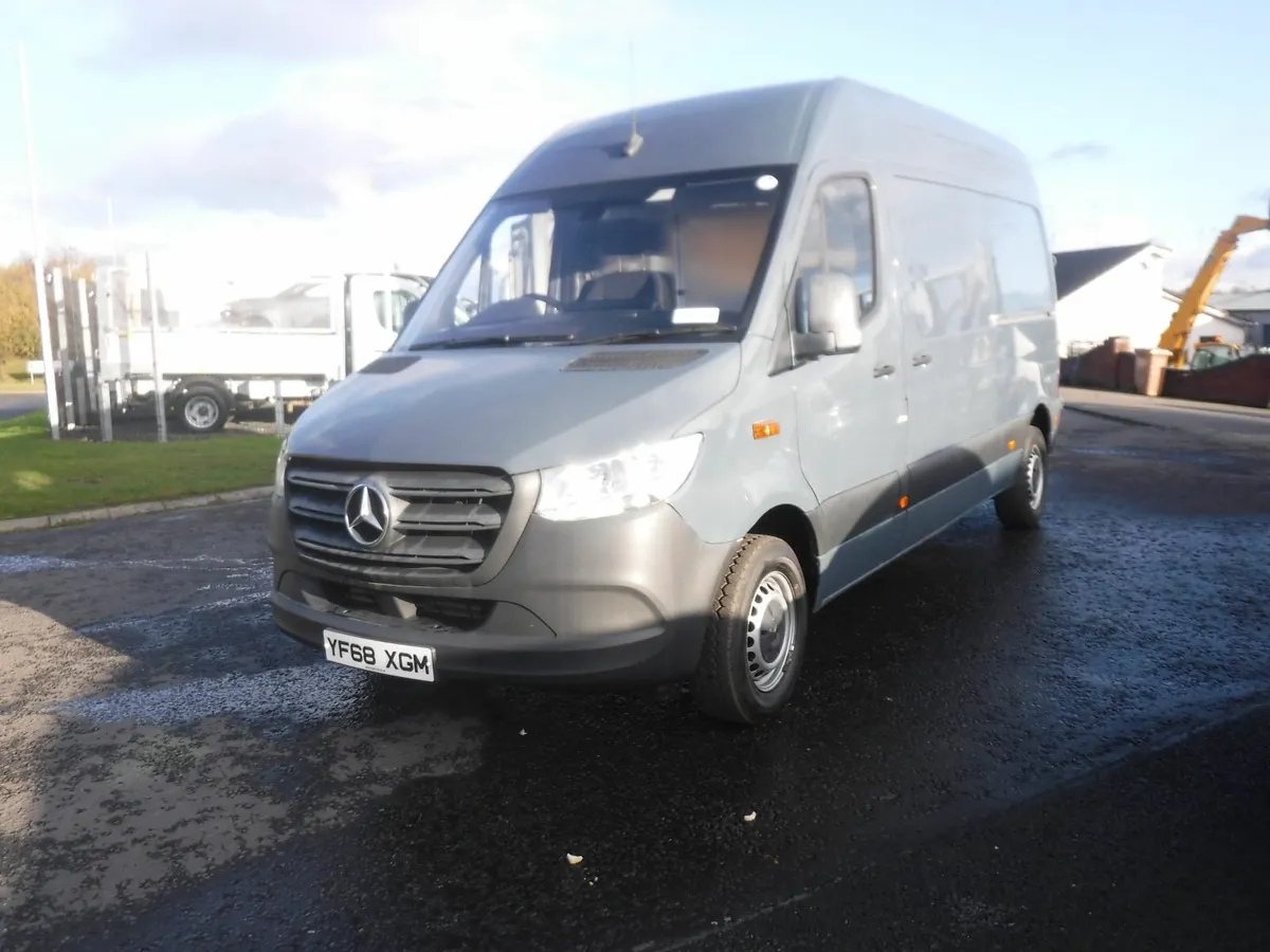 2018 Mercedes Sprinter mwb high roof panel van . - Image 1