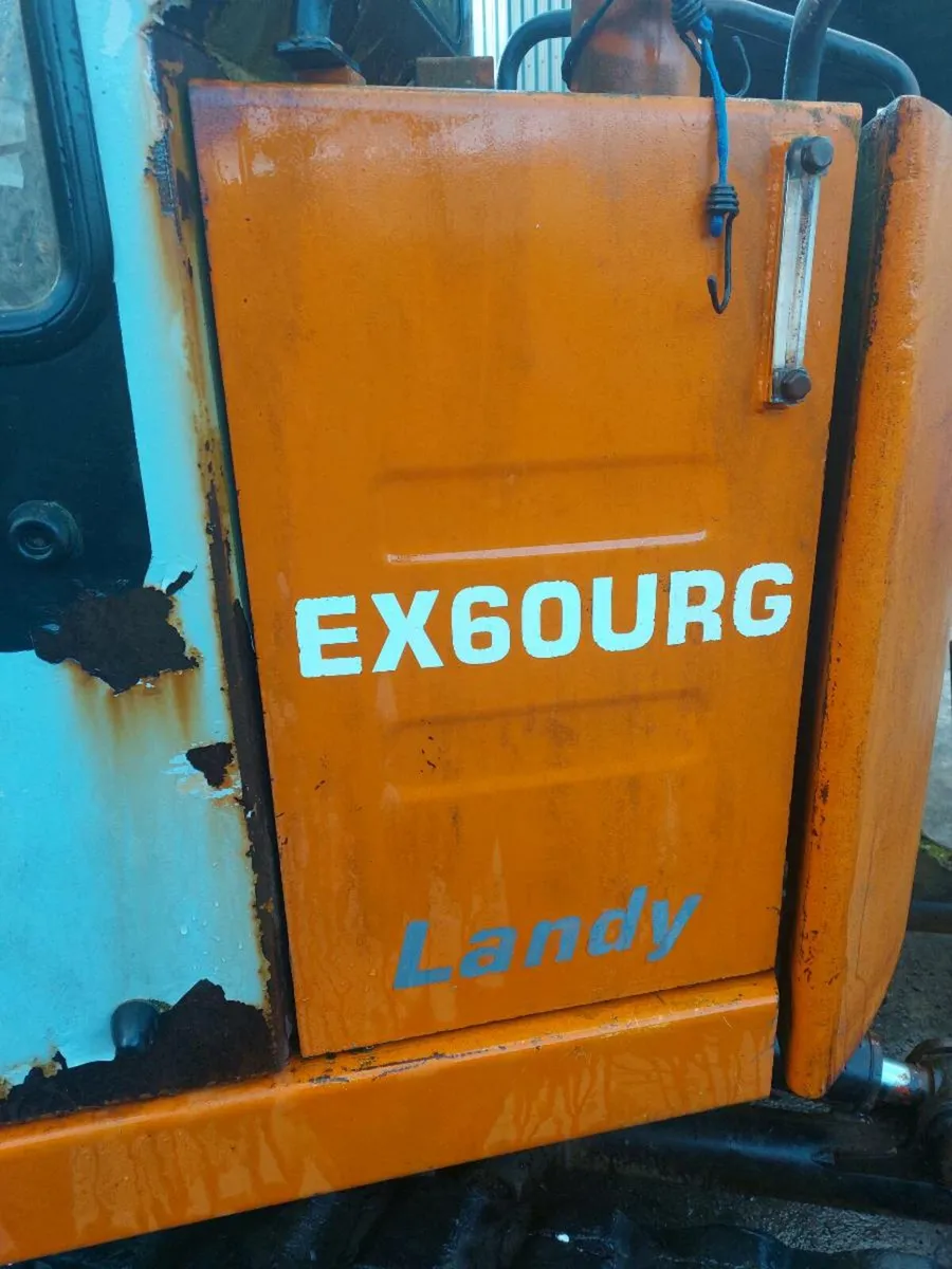Hitachi ex60urg digger for breaking - Image 2