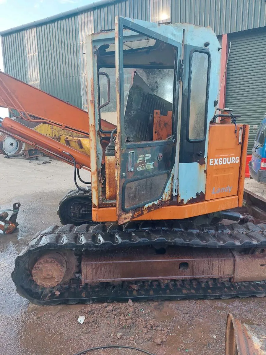 Hitachi ex60urg digger for breaking - Image 3
