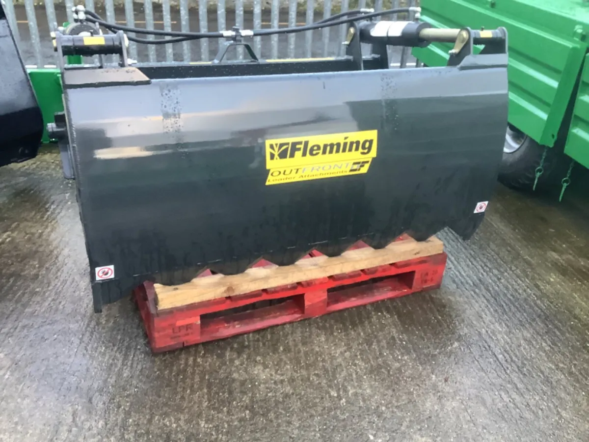 New Fleming 5ft shear grab with euro brackets. - Image 1