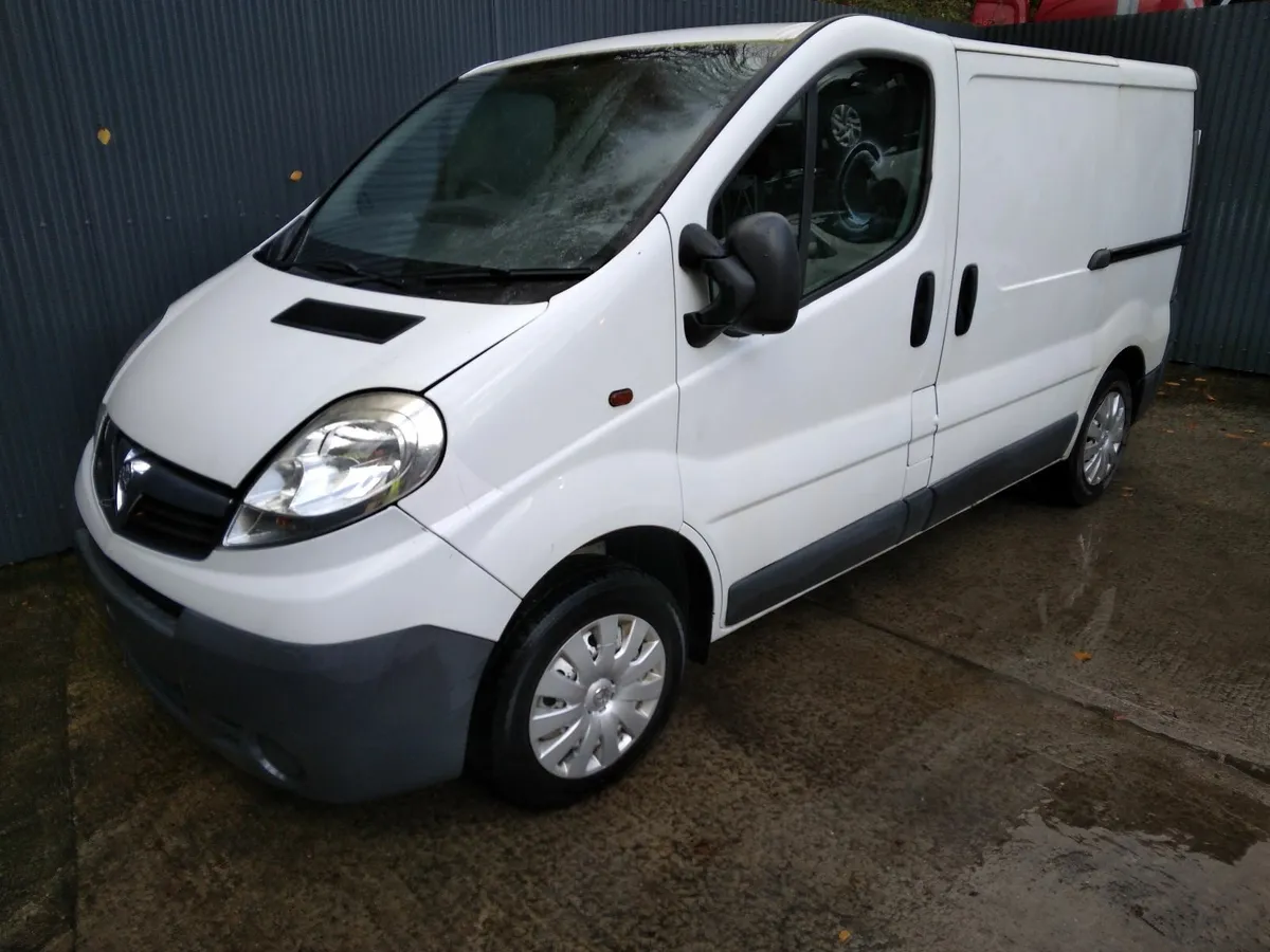 2013 VAUXHALL VIVARO For Breaking/Dismantling