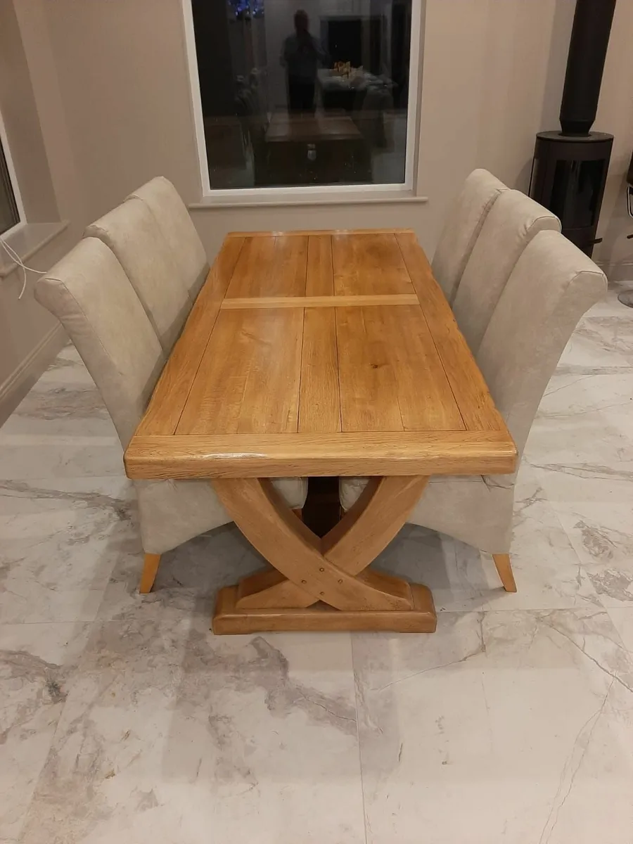 Solid Oak Table With 6 Chairs - Image 1