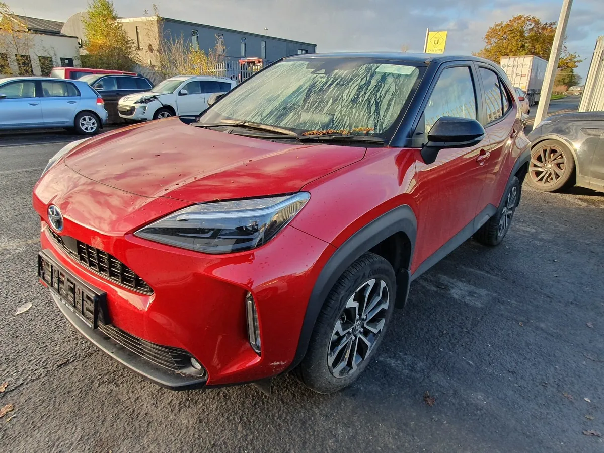 22 TOYOTA YARIS 1.5 HYBRID FOR BREAKING - Image 2