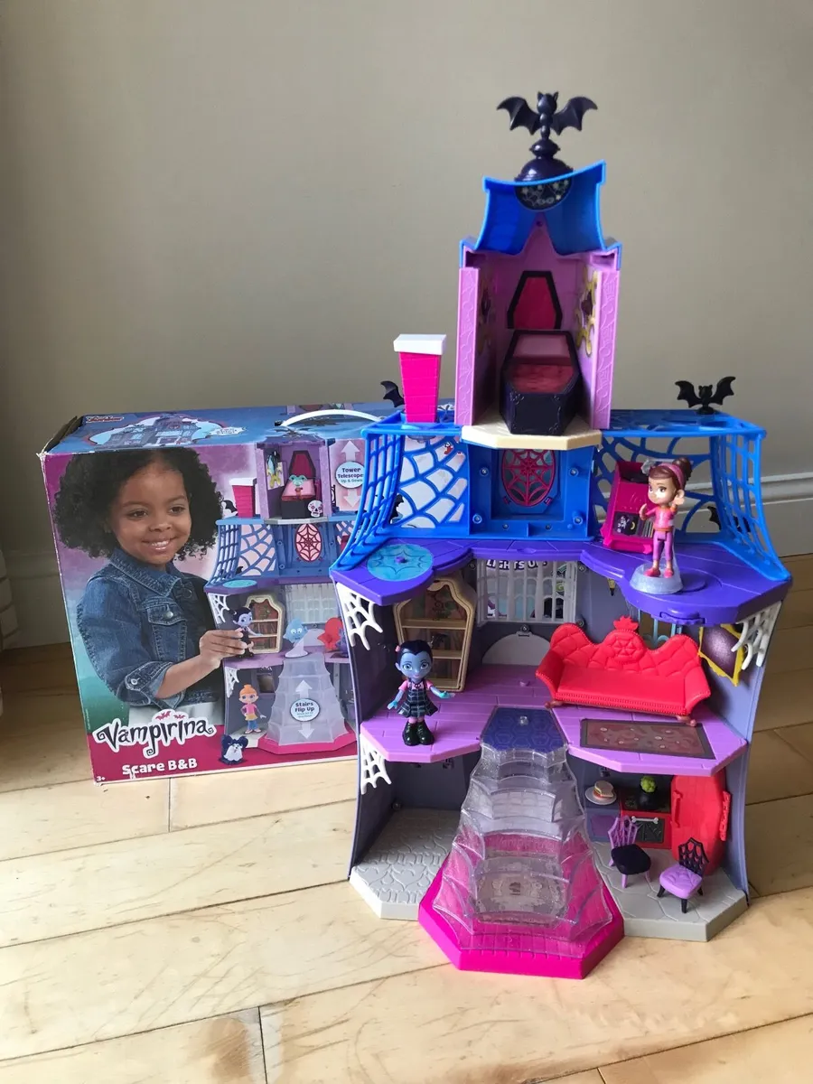 Disney Junior Vampirina Doll house - Image 1