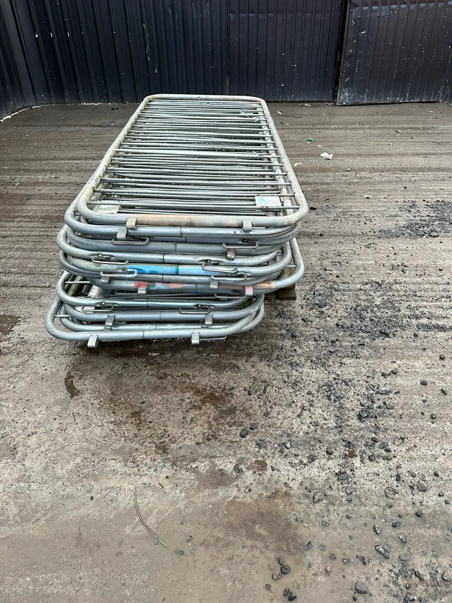 Large Selection of Sheep Hurdles - Image 1