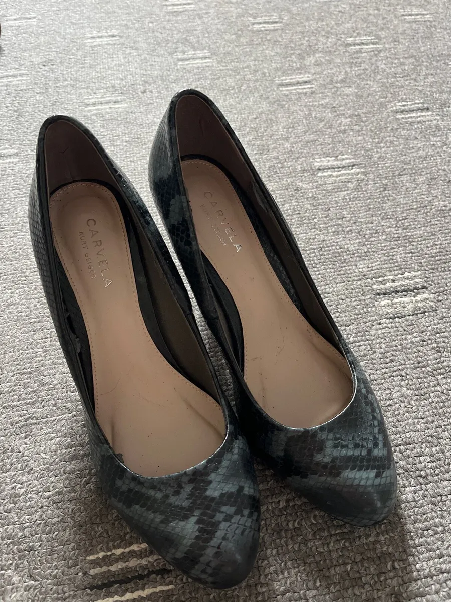 Carvela best sale court shoes