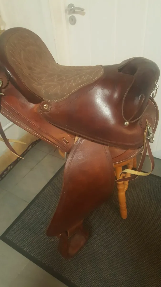 Saddle