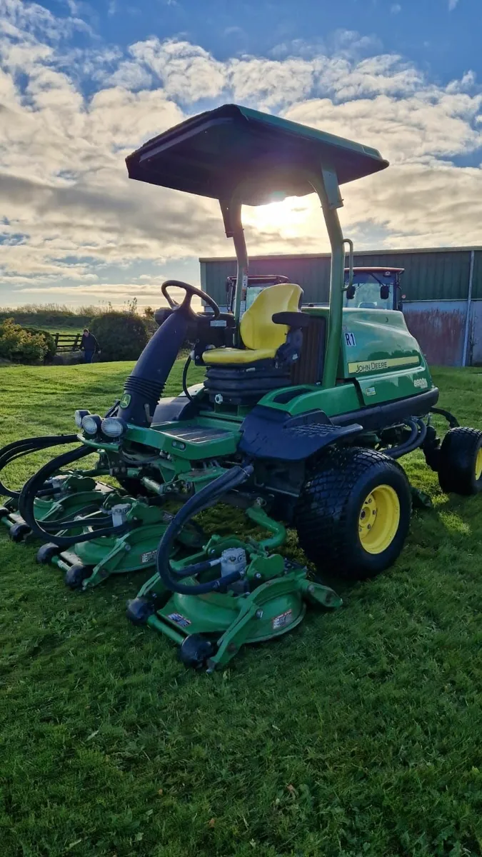 John Deere 8800a Mower - Image 1