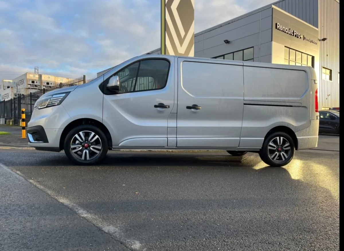 Renault Trafic Auto Extra Sport Avaiable FOR July - Image 2
