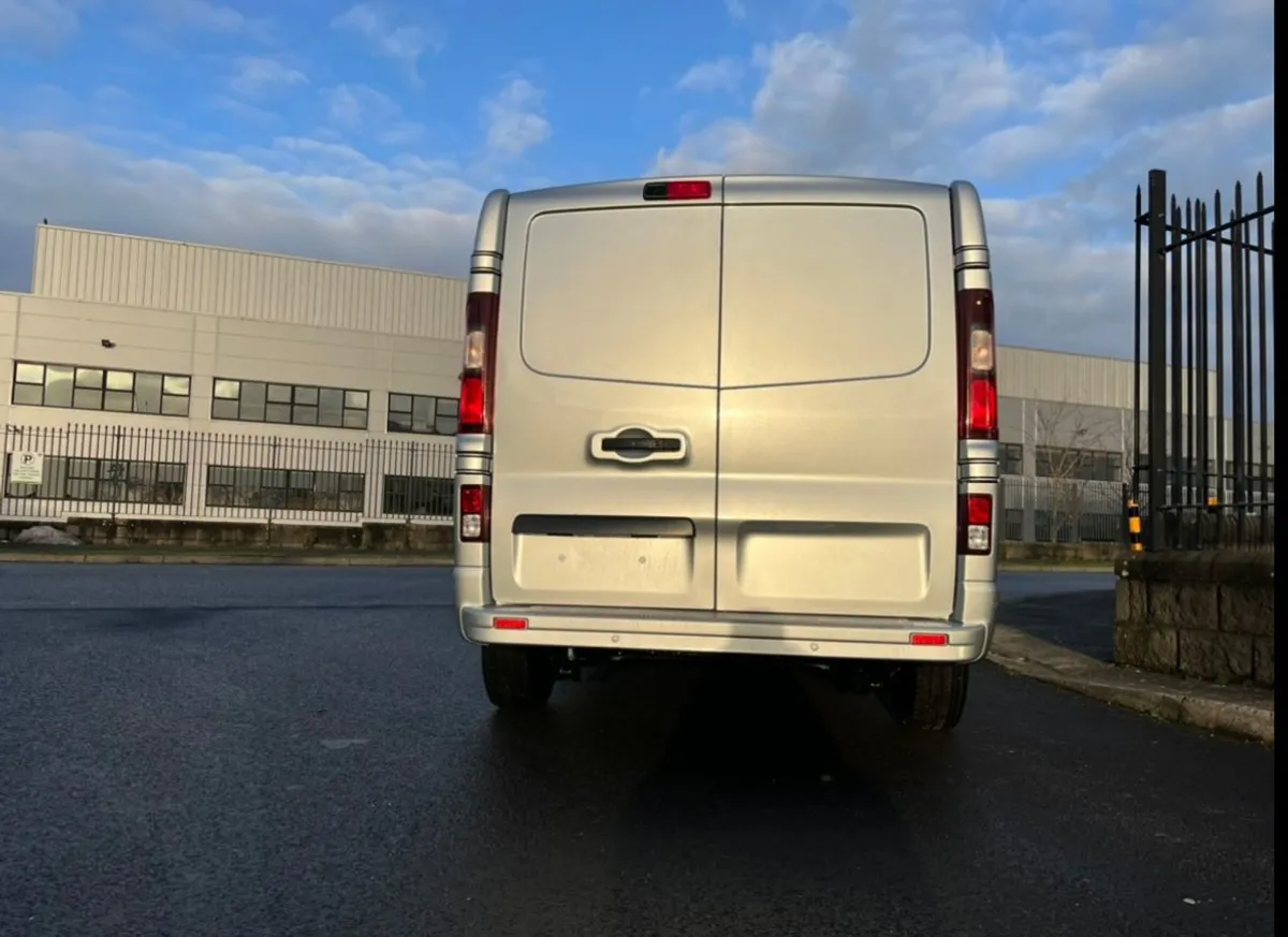 Renault Trafic Auto Extra Sport Avaiable FOR July - Image 4