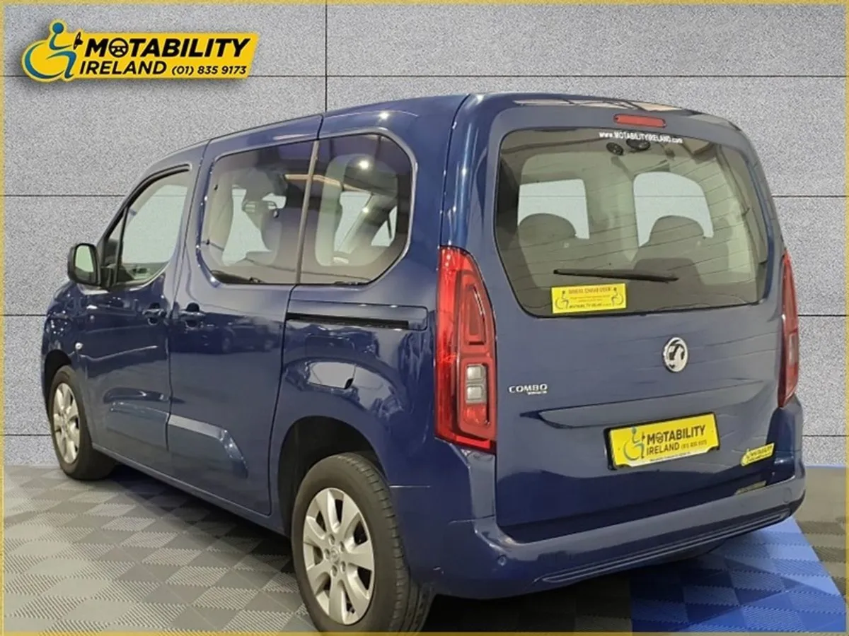 Vauxhall Combo 7 Seat - Image 3