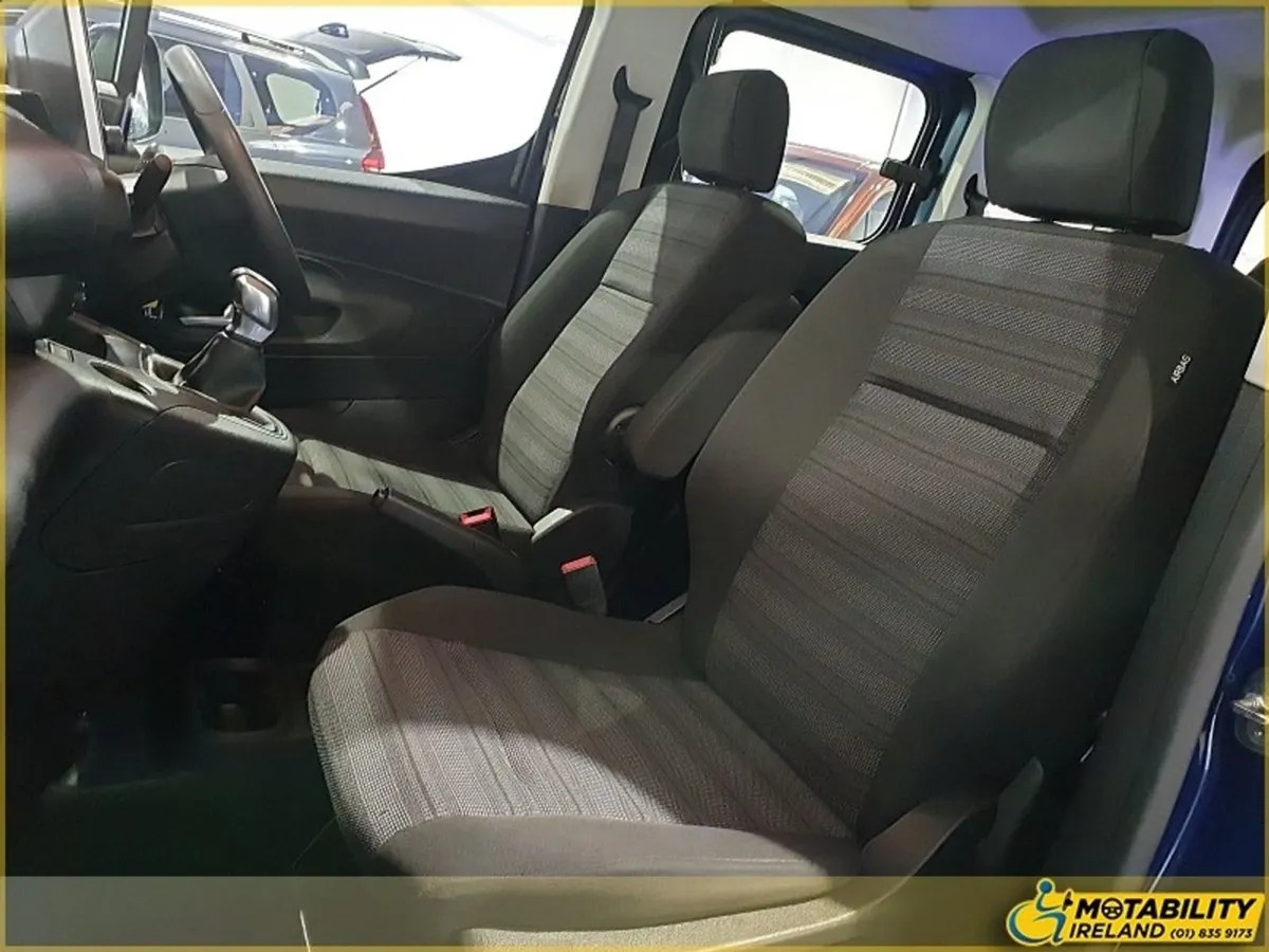 Vauxhall Combo 7 Seat - Image 4