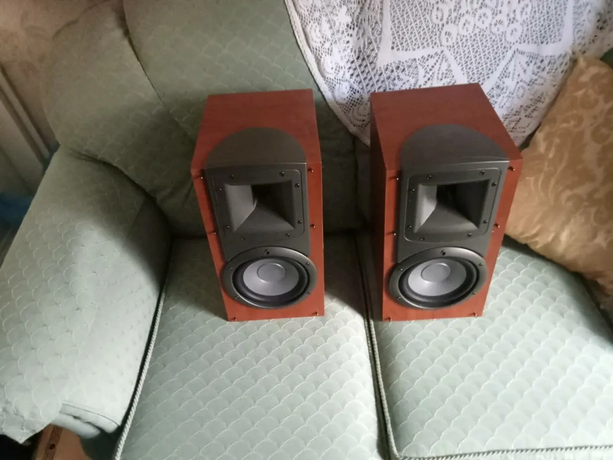 Klipsch synergy B3 speakers - Image 1