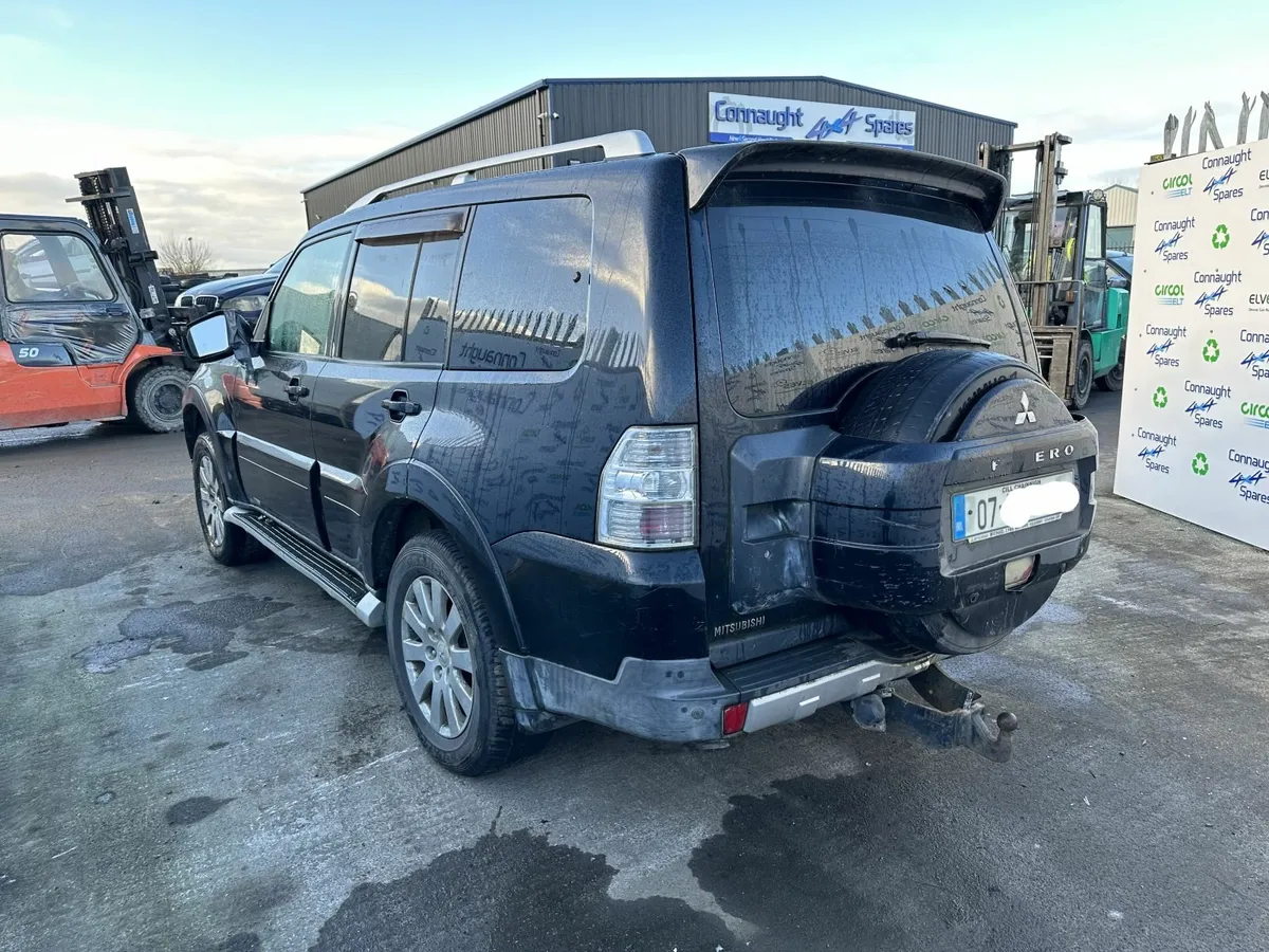 2007 MITSUBISHI PAJERO 3.2 A JUST IN FOR BREAKING - Image 3