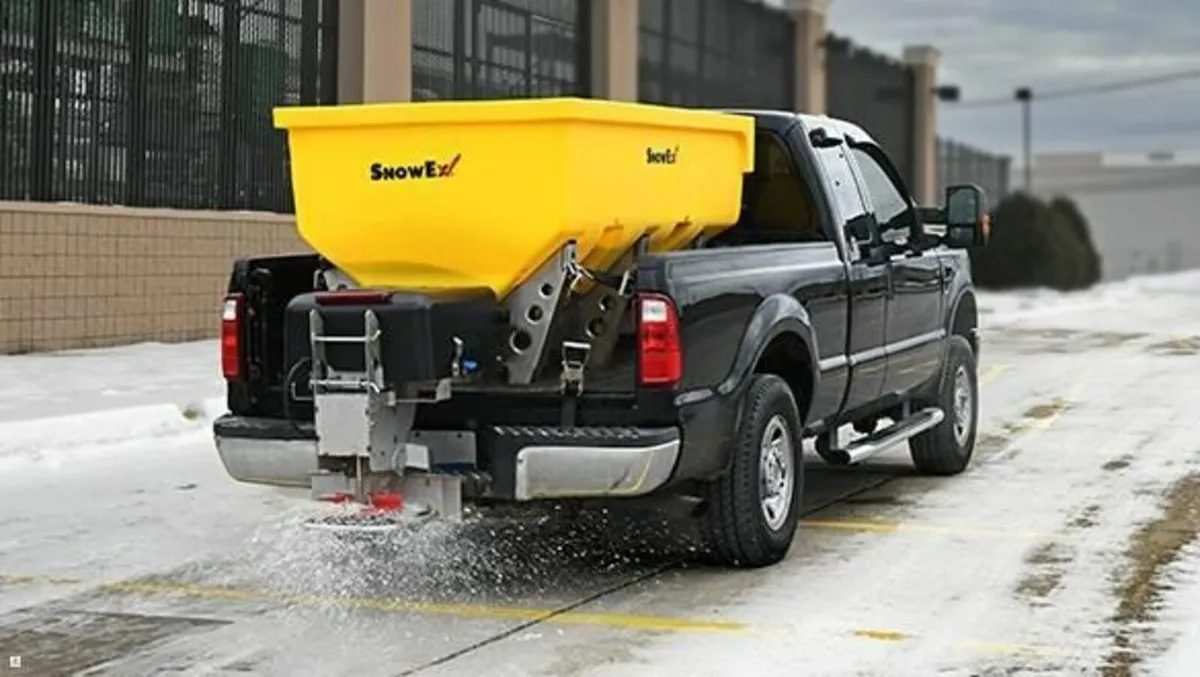 New Snow Ex Helixx 11790 Salt Spreader - Image 1