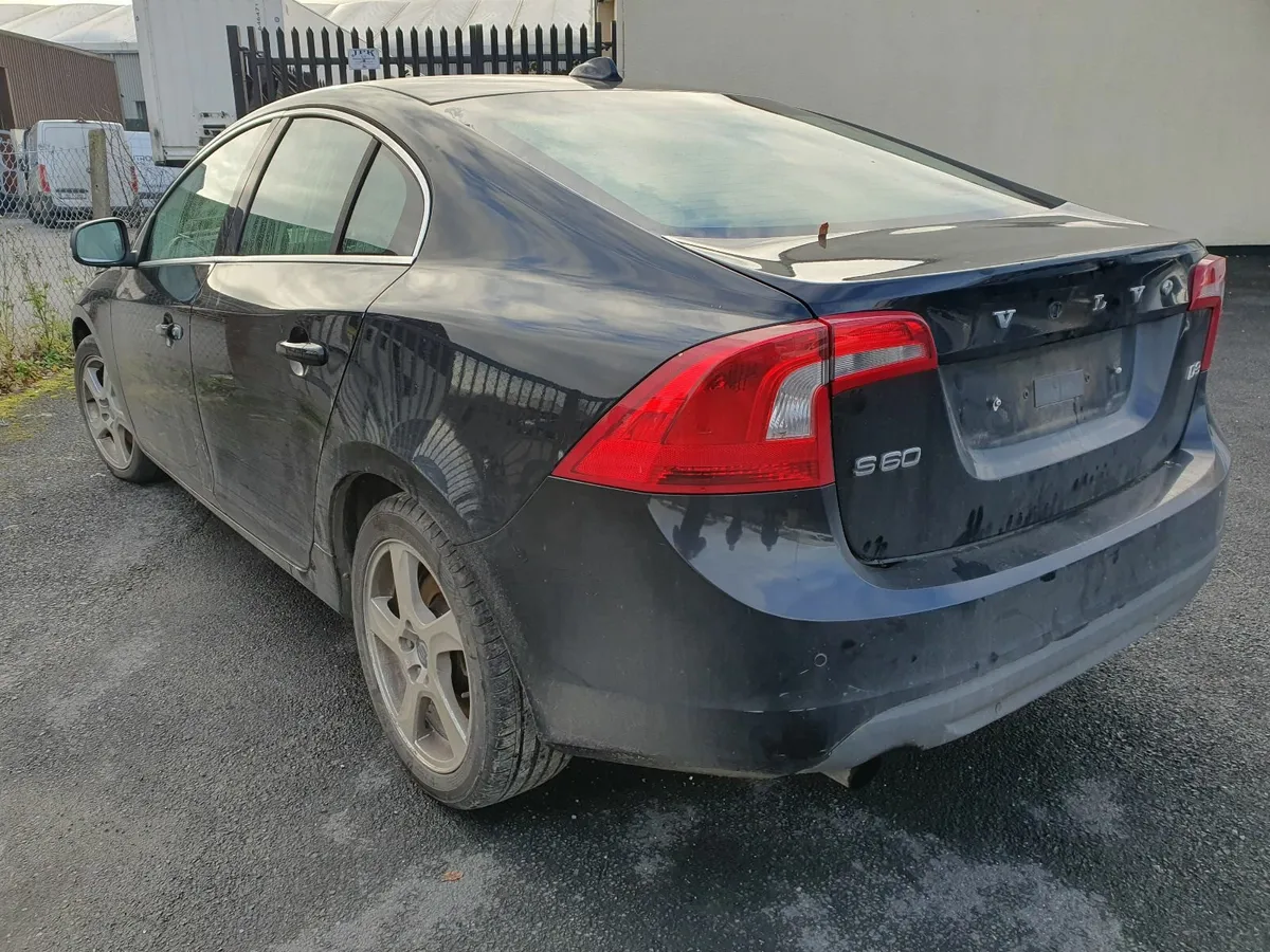 11 VOLVO S60 2.0 D FOR BREAKING - Image 4