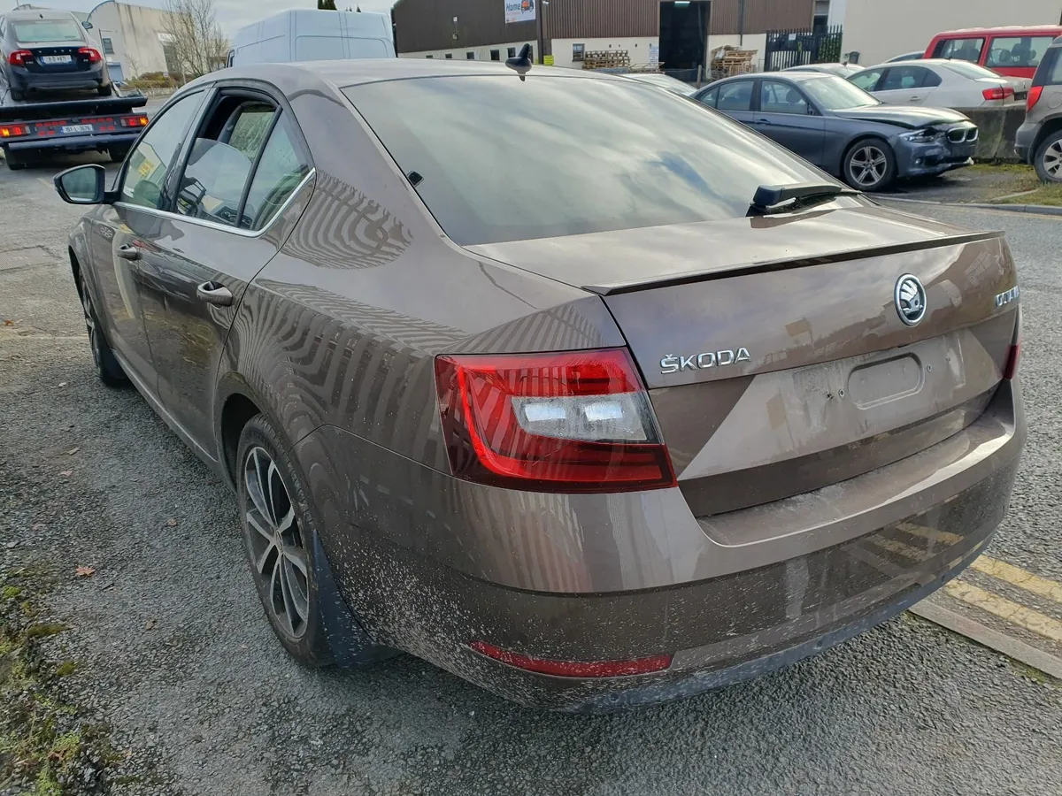 19 SKODA OCTAVIA 1.6 TDI AUTO (DGT) FOR BREAKING - Image 3