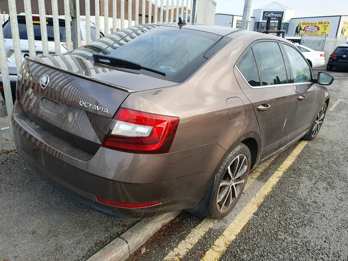 19 SKODA OCTAVIA 1.6 TDI AUTO (DGT) FOR BREAKING - Image 4