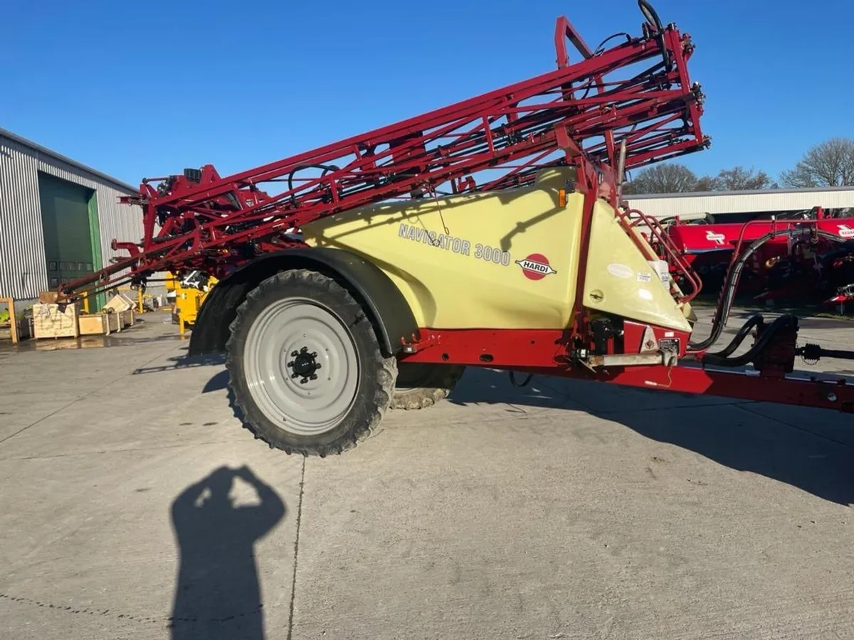 Hardi 3000 litre sprayer