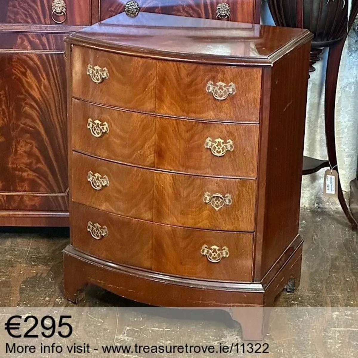 Small chests, bedside tables, drawers