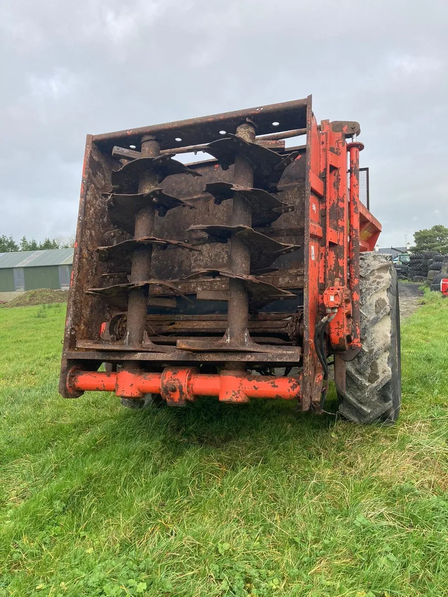 Rear discharge spreader - Image 3
