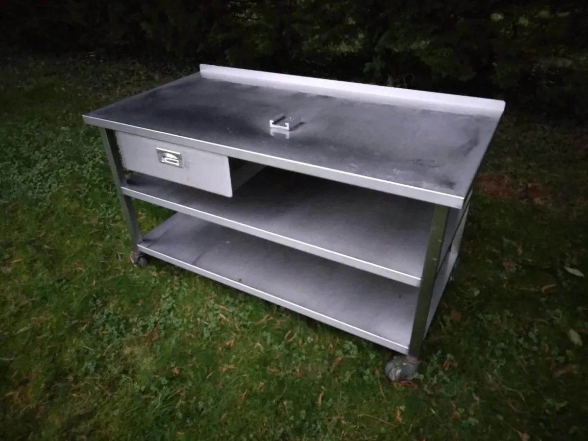 Stainless steel tables - Image 3