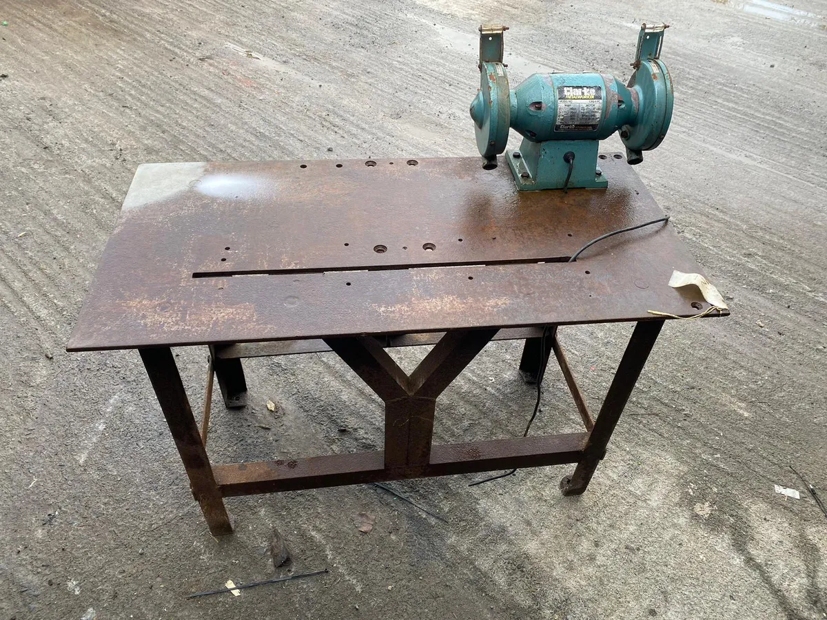 Bench With Grinder - Image 2