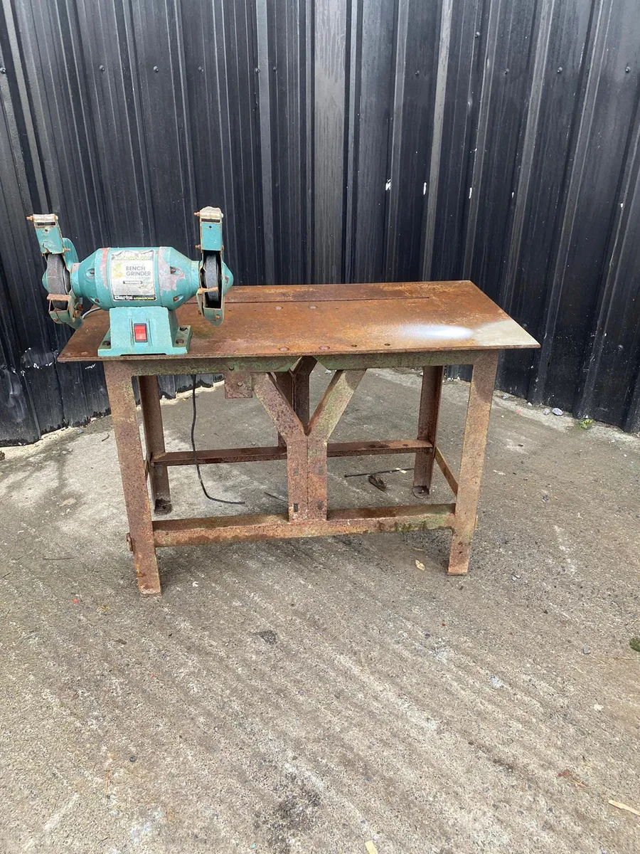 Bench With Grinder - Image 4