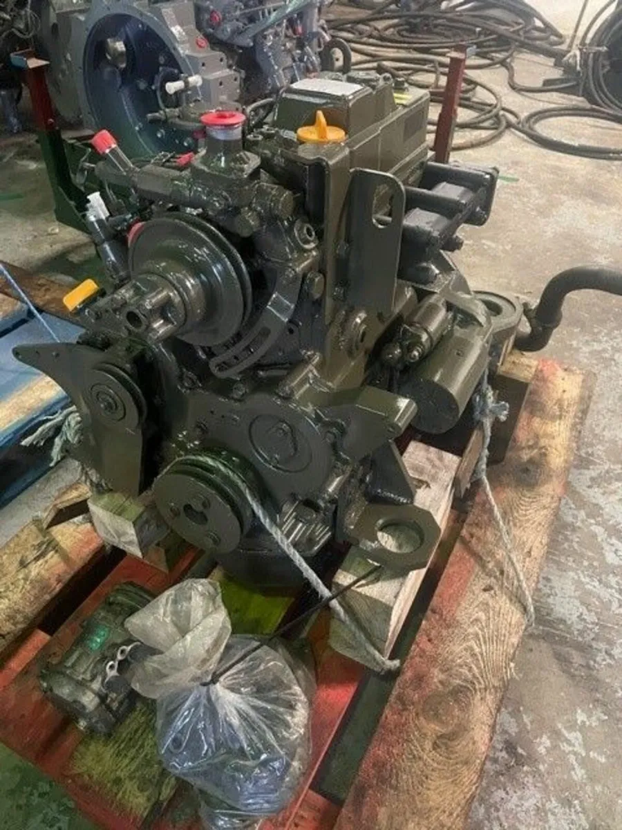 YANMAR 3TNV Engine