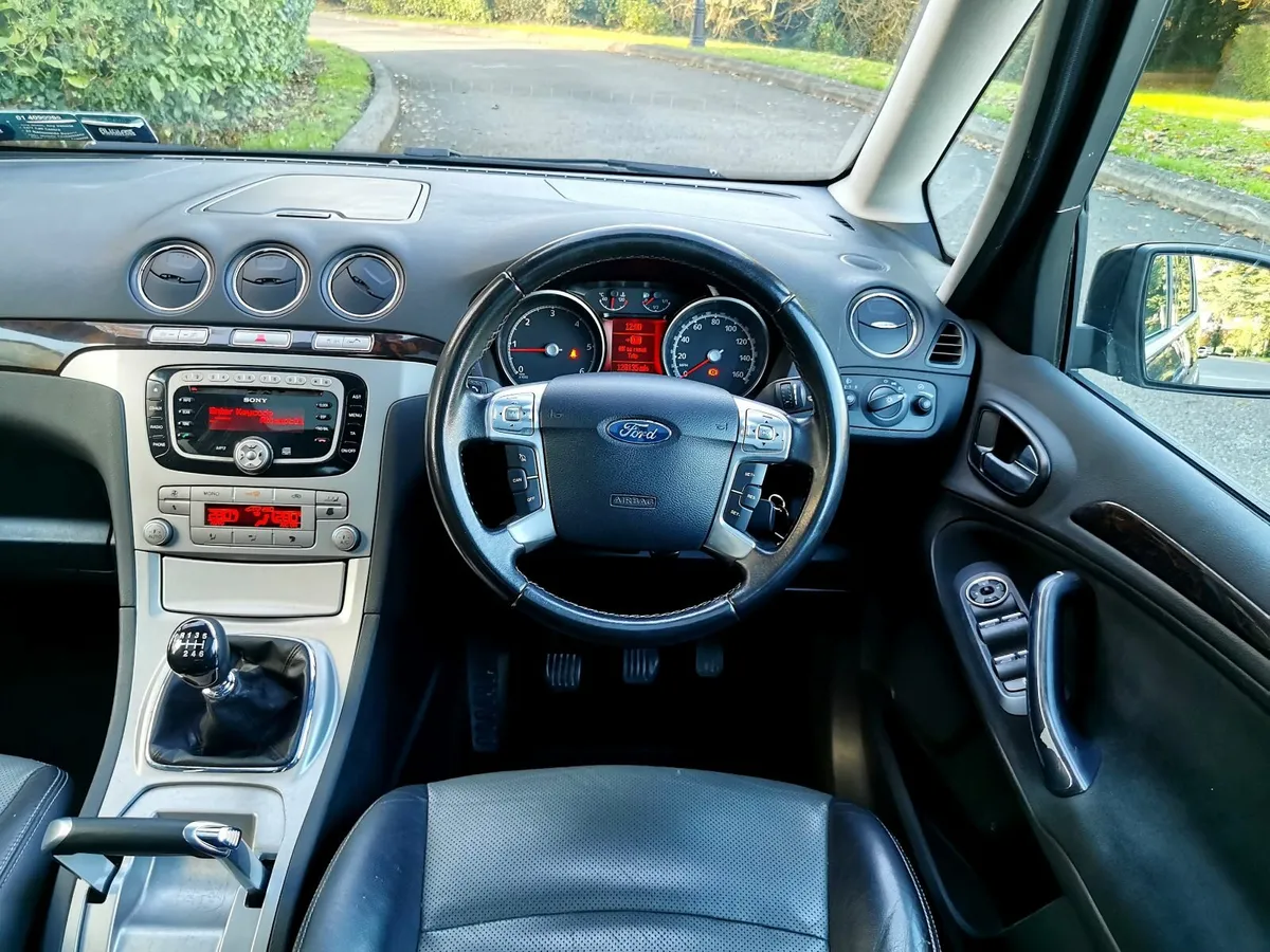 7 SEATER GALAXY TITANIUM, LOW MILEAGE - Image 2