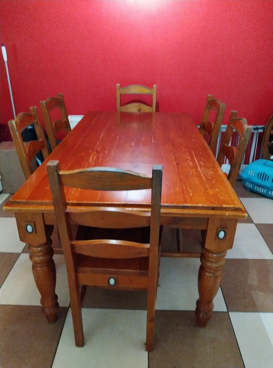 Table + 6 chairs - Image 1