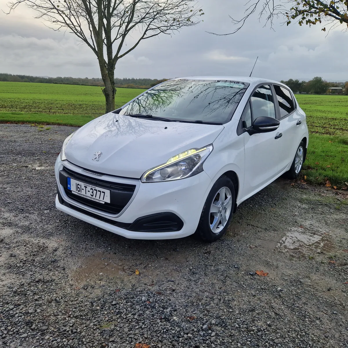 Peugeot 208 van - Image 1