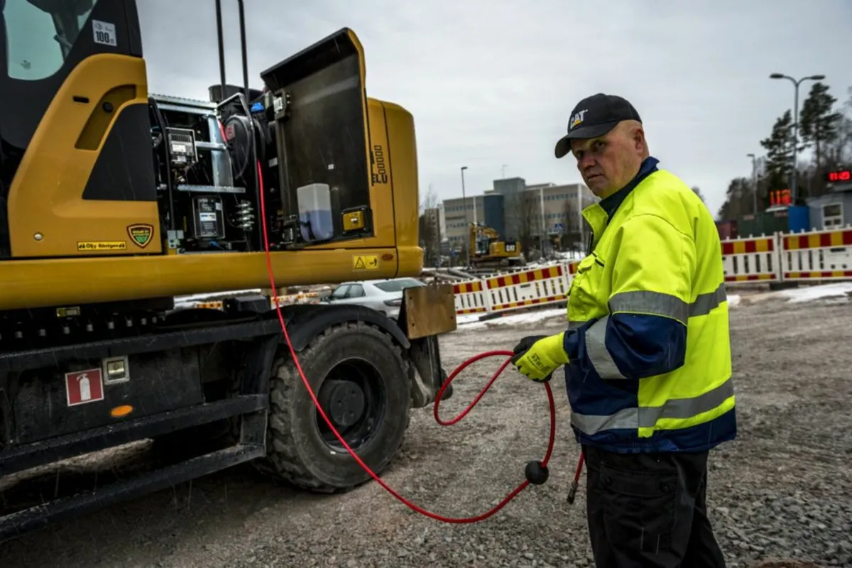 Dynaset Hydraulic Compressor - Image 1
