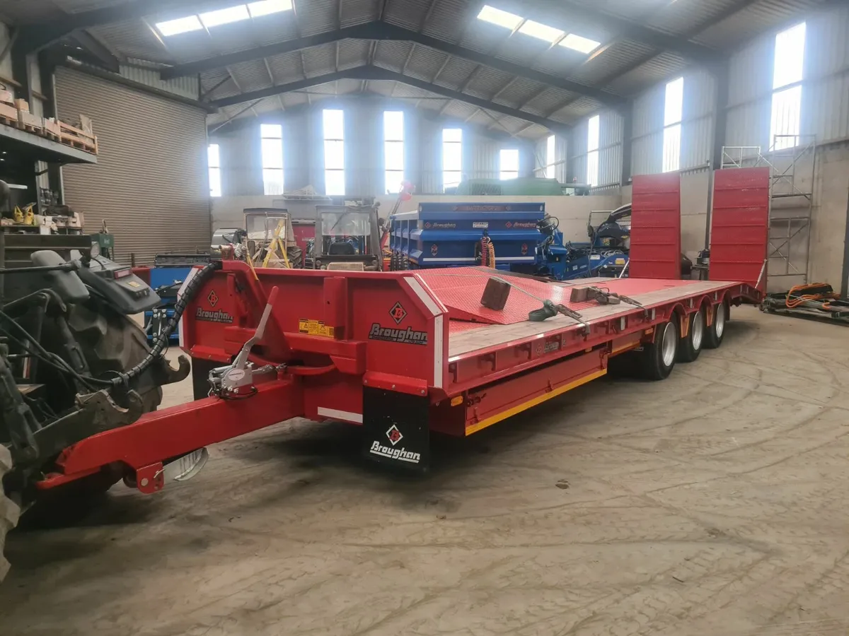 Broughan lowloader 34ft 19.5 a/h Outriggers. Wide - Image 2