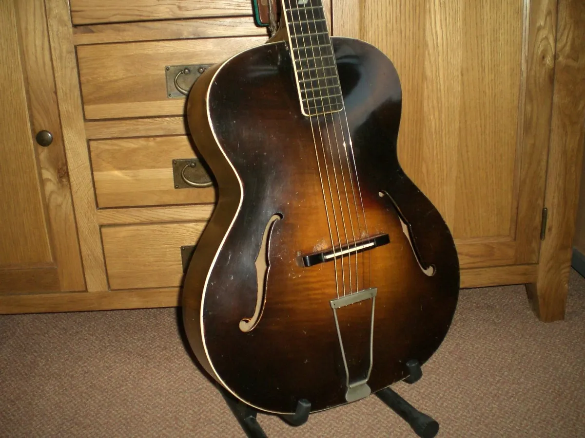 Rare 1930's Radiotone Dobro Guitar.