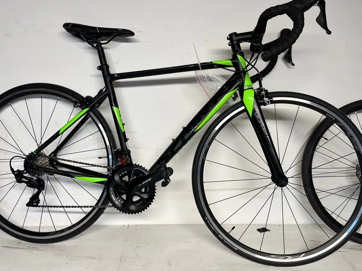 22 speed 105 r700 group set sprint road bike - Image 1