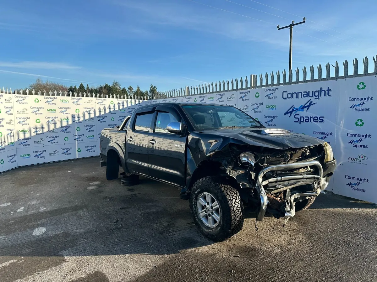 2014 TOYOTA HILUX 3.0 JUST IN FOR BREAKING