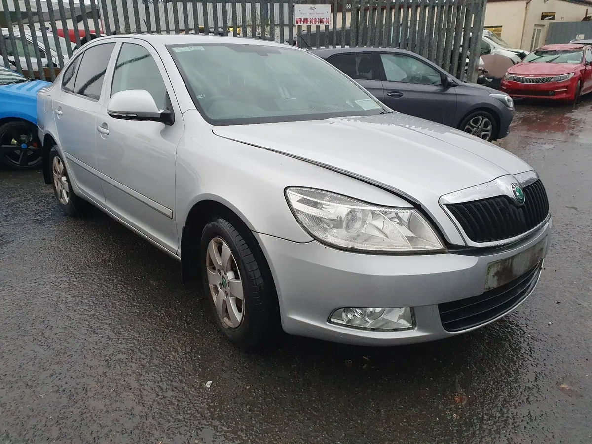 12 SKODA OCTAVIA 1.6 TDI FOR BREAKING - Image 2