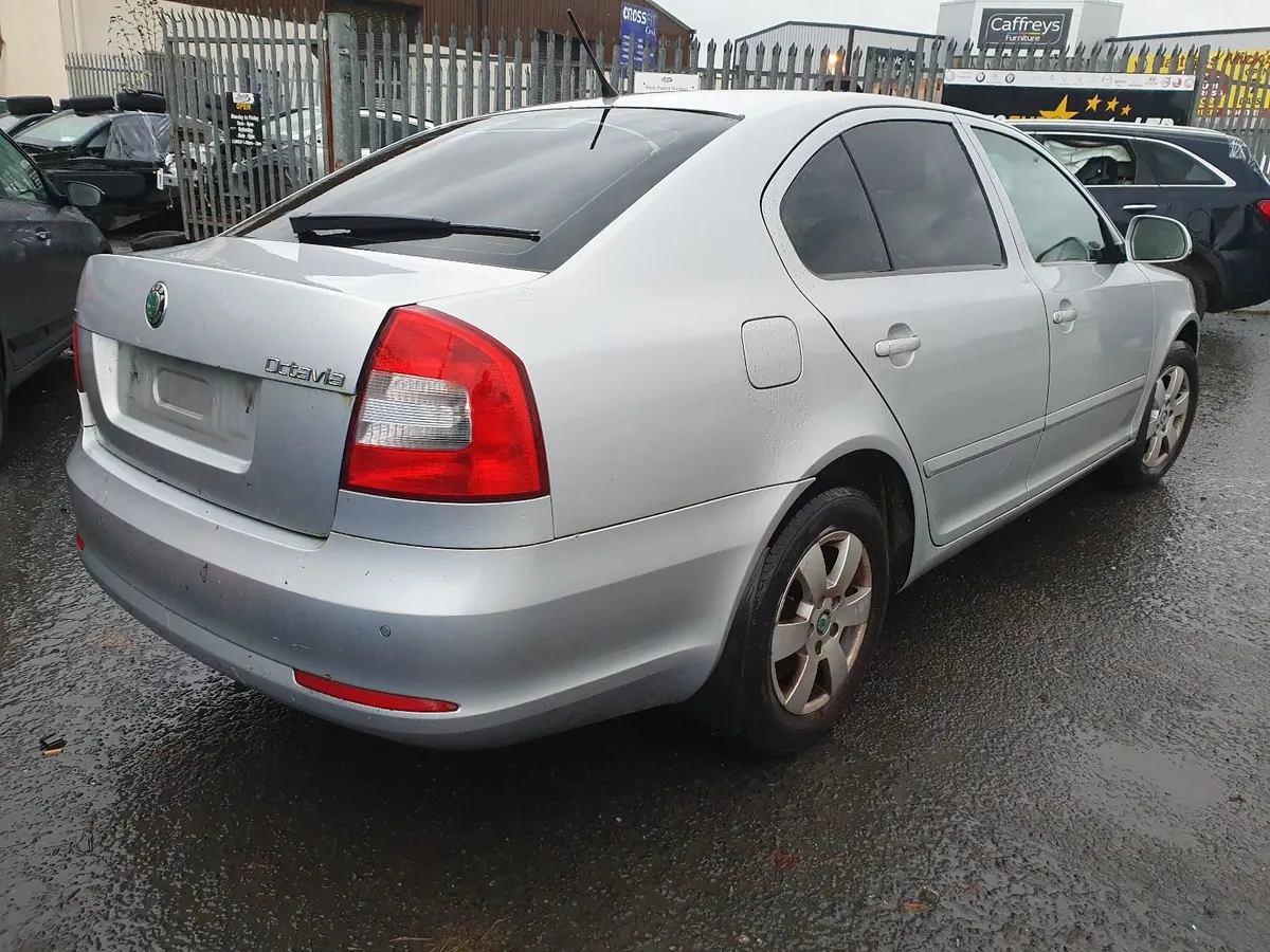 12 SKODA OCTAVIA 1.6 TDI FOR BREAKING - Image 3