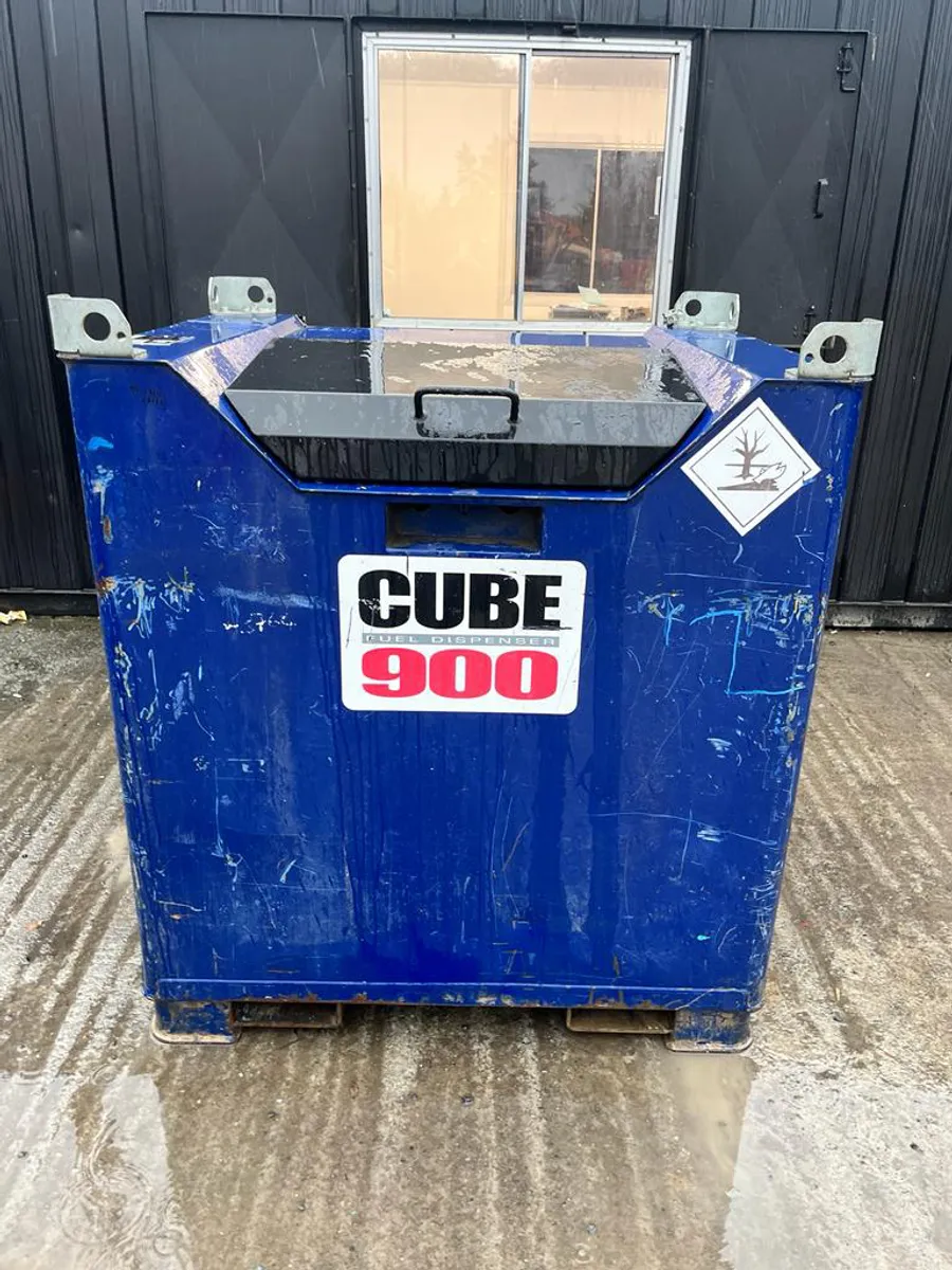 Fuel Proof 900L Bunded Bowser with Manual Pump - Image 4