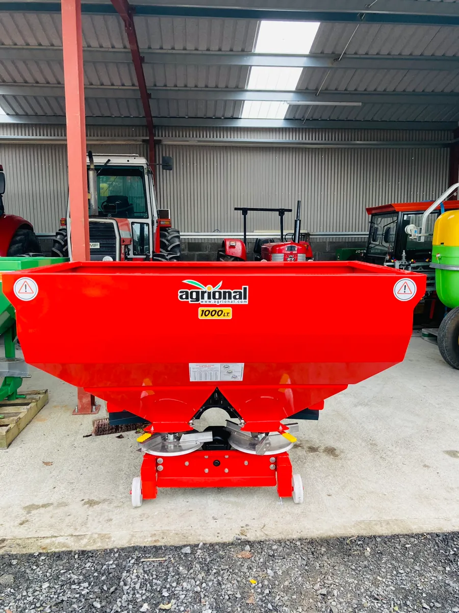 Agrional 1 ton fertiliser spreader - Image 1