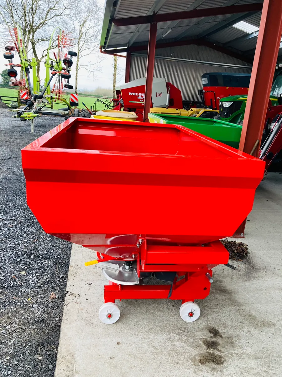 Agrional 1 ton fertiliser spreader - Image 4